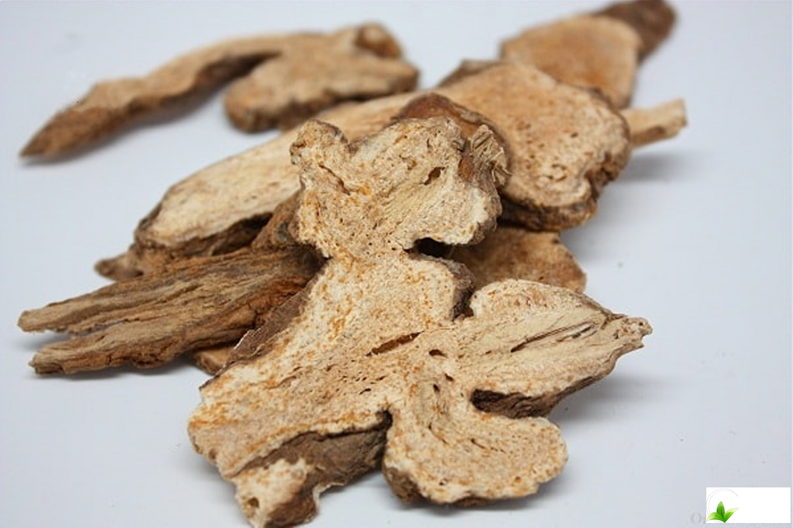 Các bài thuốc chữa bệnh từ xuyên khung