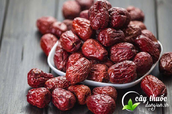 Lưu ý không nên dùng đại táo khi bị mốc, quá hạn sử dụng sẽ không tốt cho sức khỏe.