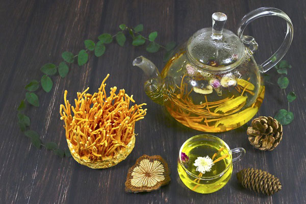 Nên tham khảo ý kiến của bác sĩ trước khi sử dụng đông trùng hạ thảo để đảm bảo sử dụng hiệu quả.