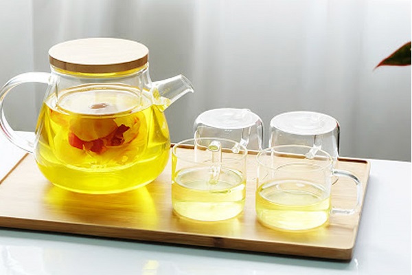 Lưu ý không nên uống trà khi đói sẽ dễ bị say trà không tốt cho cơ thể.